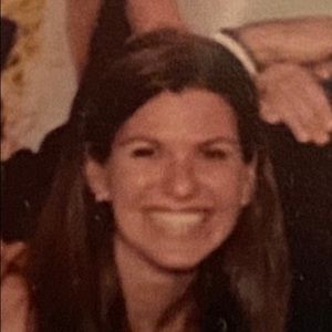 Meet your Posher, Maura